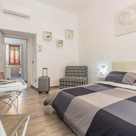 Scirocco Rooms Civitavecchia Buitenkant foto